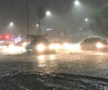 Lluvia y granizo en Hermosillo genera caos en minutos