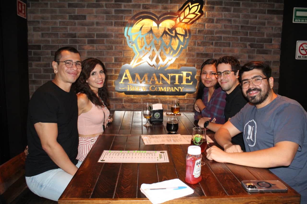 Gran ambiente en Amante Brew Hermosillo