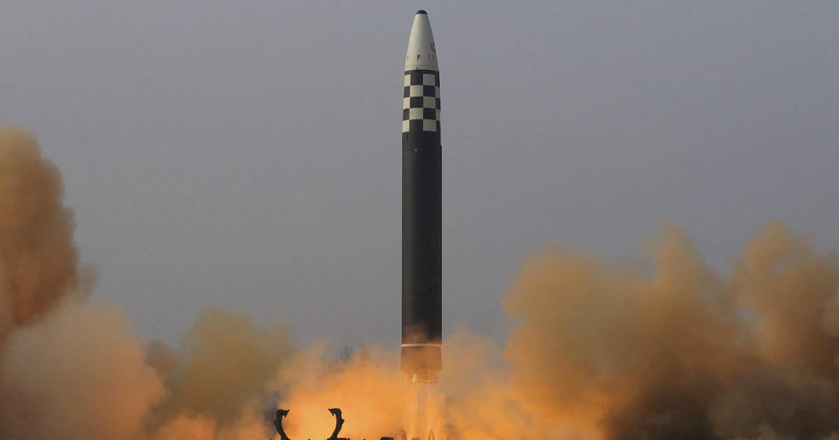 Japón advierte de que misil norcoreano podría alcanzar cualquier EU