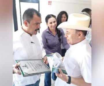 Visita Alfonso Durazo el Museo Ferrocarrilero en Empalme