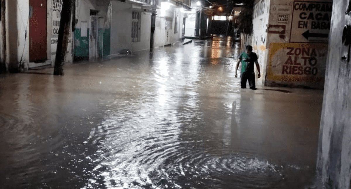 Deja Karl inundaciones en casas y comercios en Chiapas