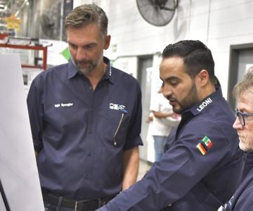 Ingo Spengler, jefe de Operaciones de Leoni, visita planta en Hermosillo