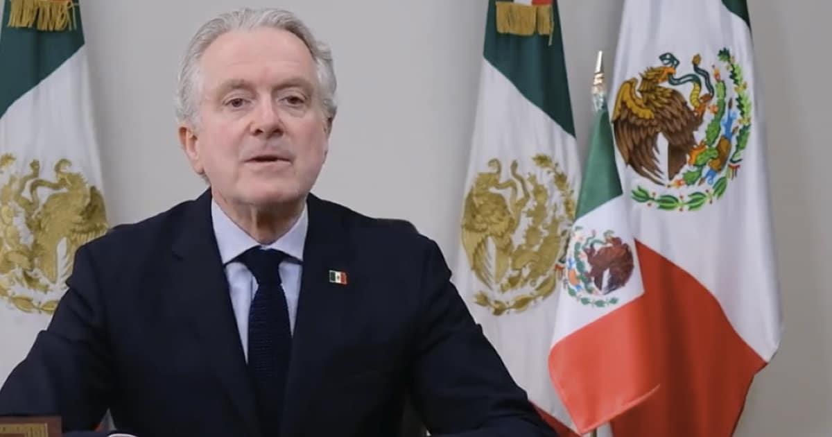Santiago Creel se baja de la contienda y declina a favor de Xóchitl Gálvez