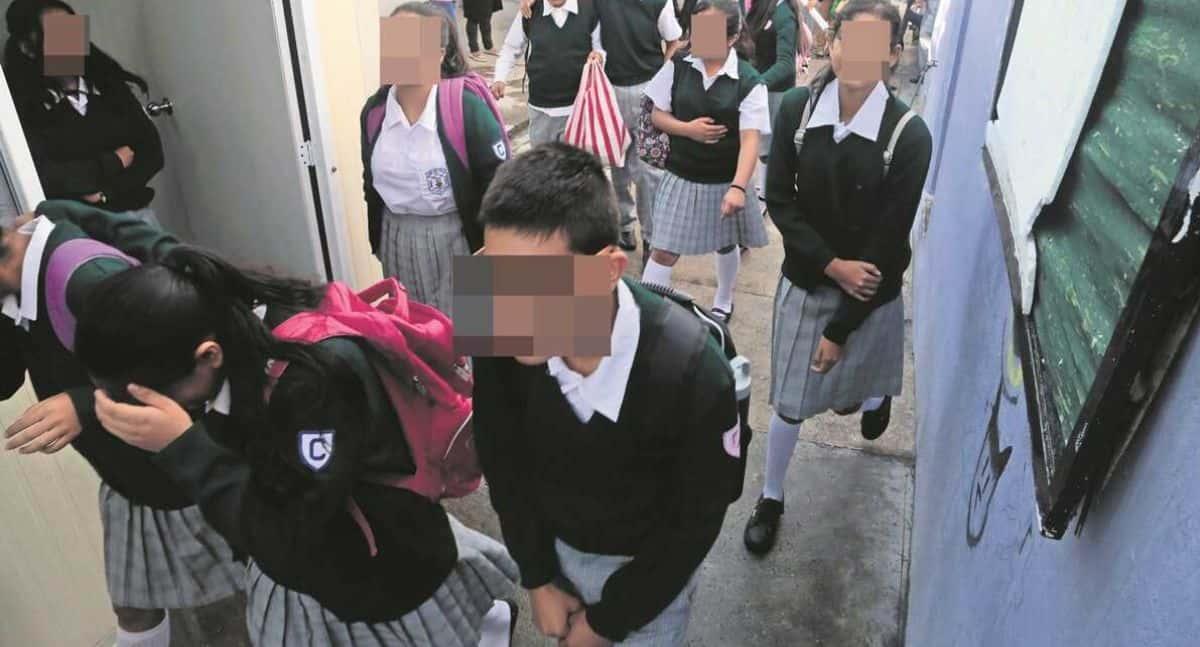 Apuñala a su compañero en salón de secundaria