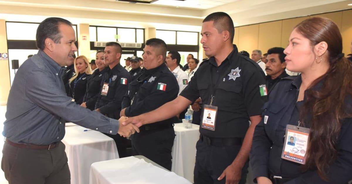 Antonio Astiazarán reconoce a Policías Municipales por reducir delincuencia