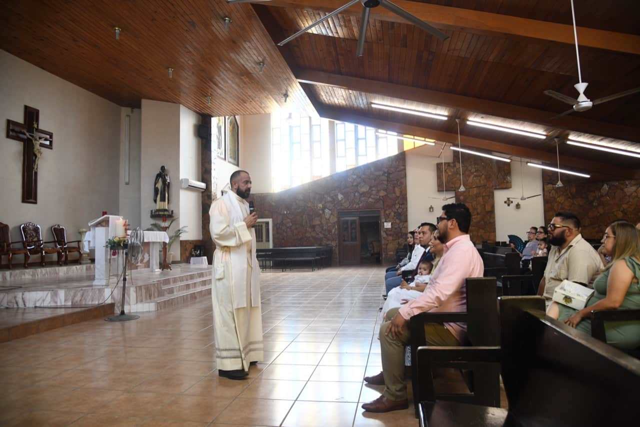 Es recibida en la fe católica Ana Emilia