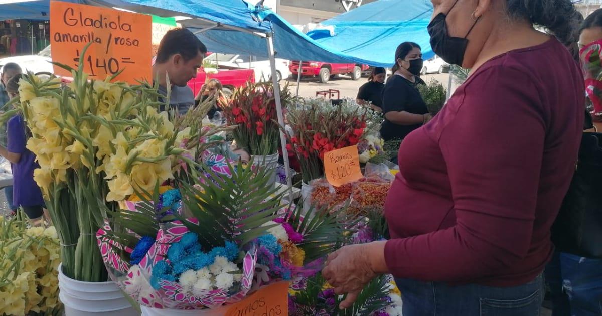 Día de Muertos: Precios de susto en flores para los fieles difuntos