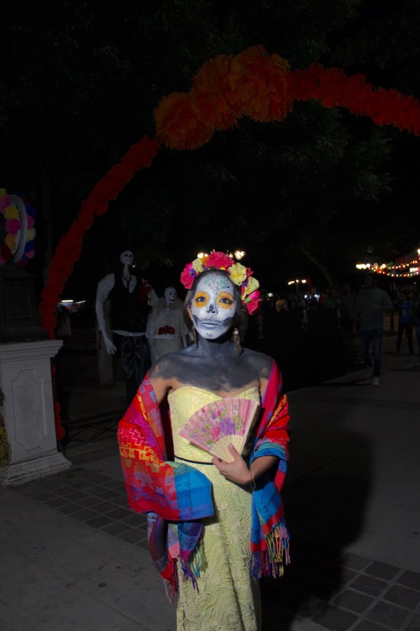 Disfrutan del IV Festival Tradicional de Día de Muertos