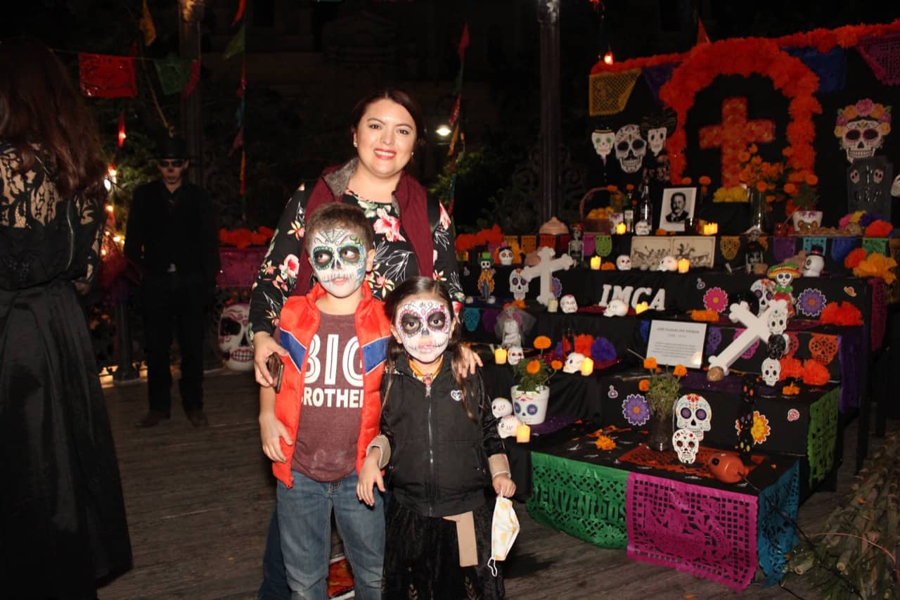 Disfrutan del IV Festival Tradicional de Día de Muertos