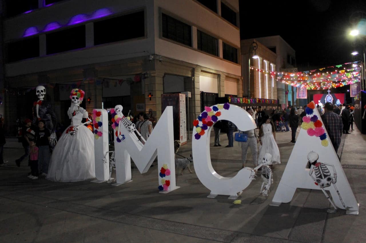 Disfrutan del IV Festival Tradicional de Día de Muertos