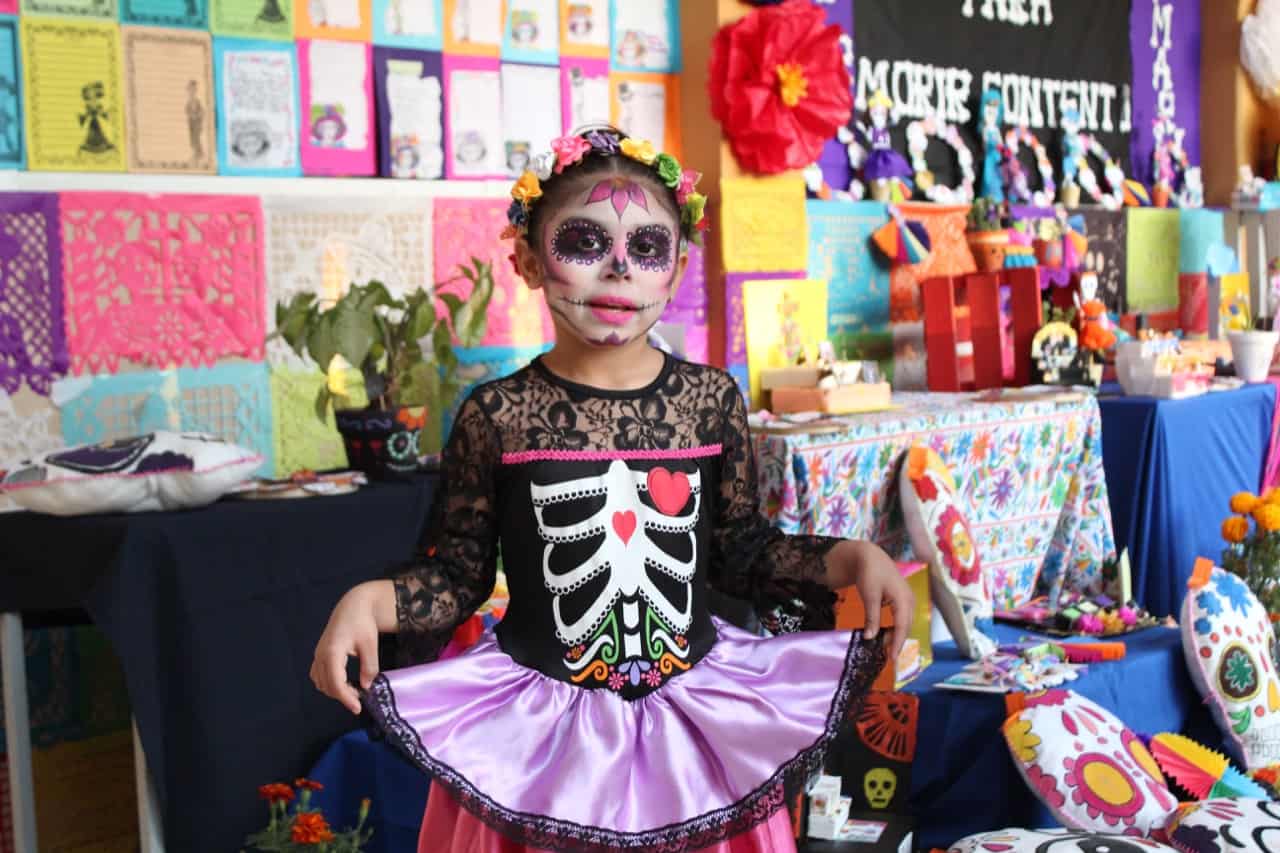 Festeja Colegio Lux el Día de Muertos