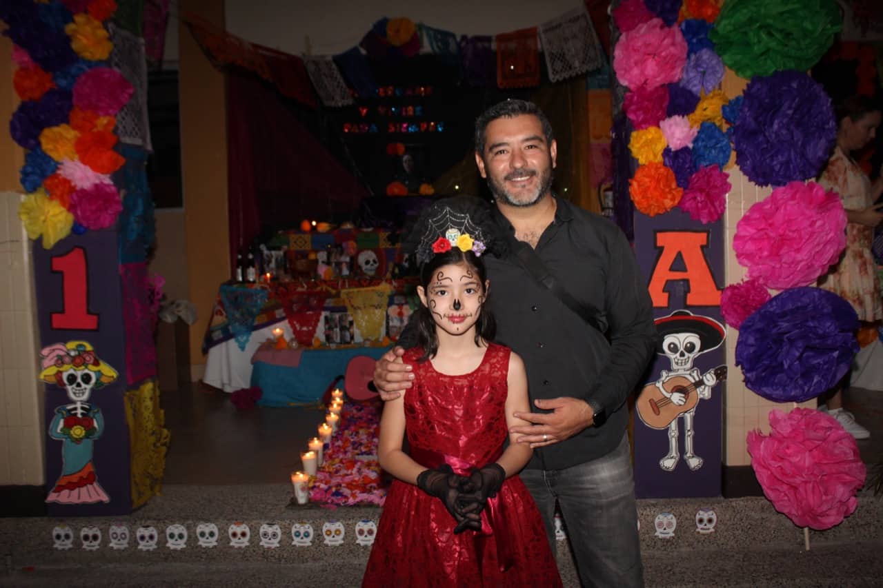 Festeja Colegio Lux el Día de Muertos