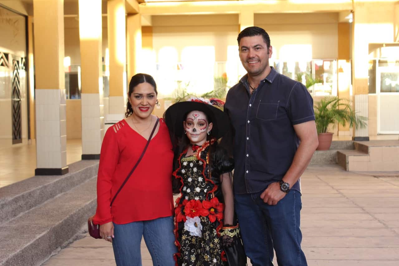 Festeja Colegio Lux el Día de Muertos