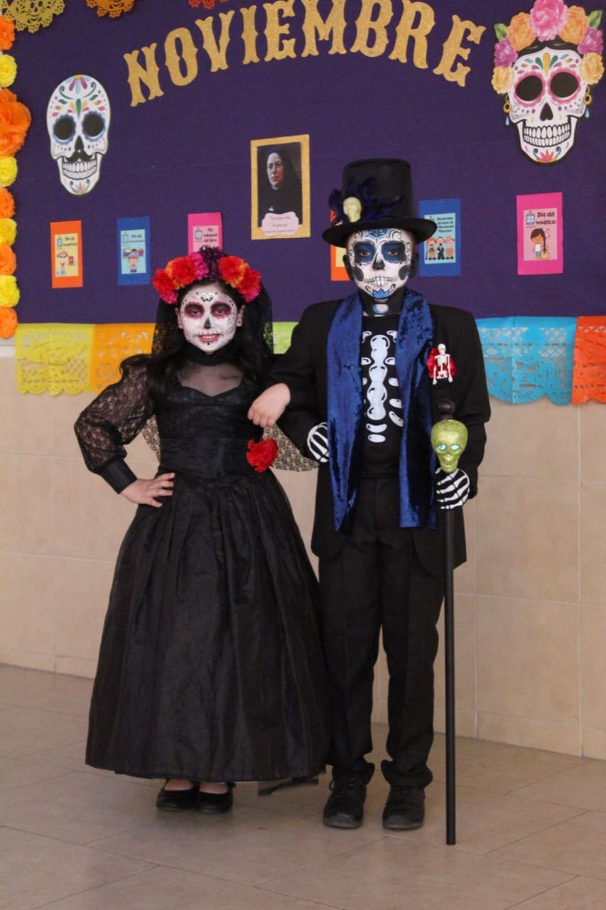 Festeja Colegio Lux el Día de Muertos