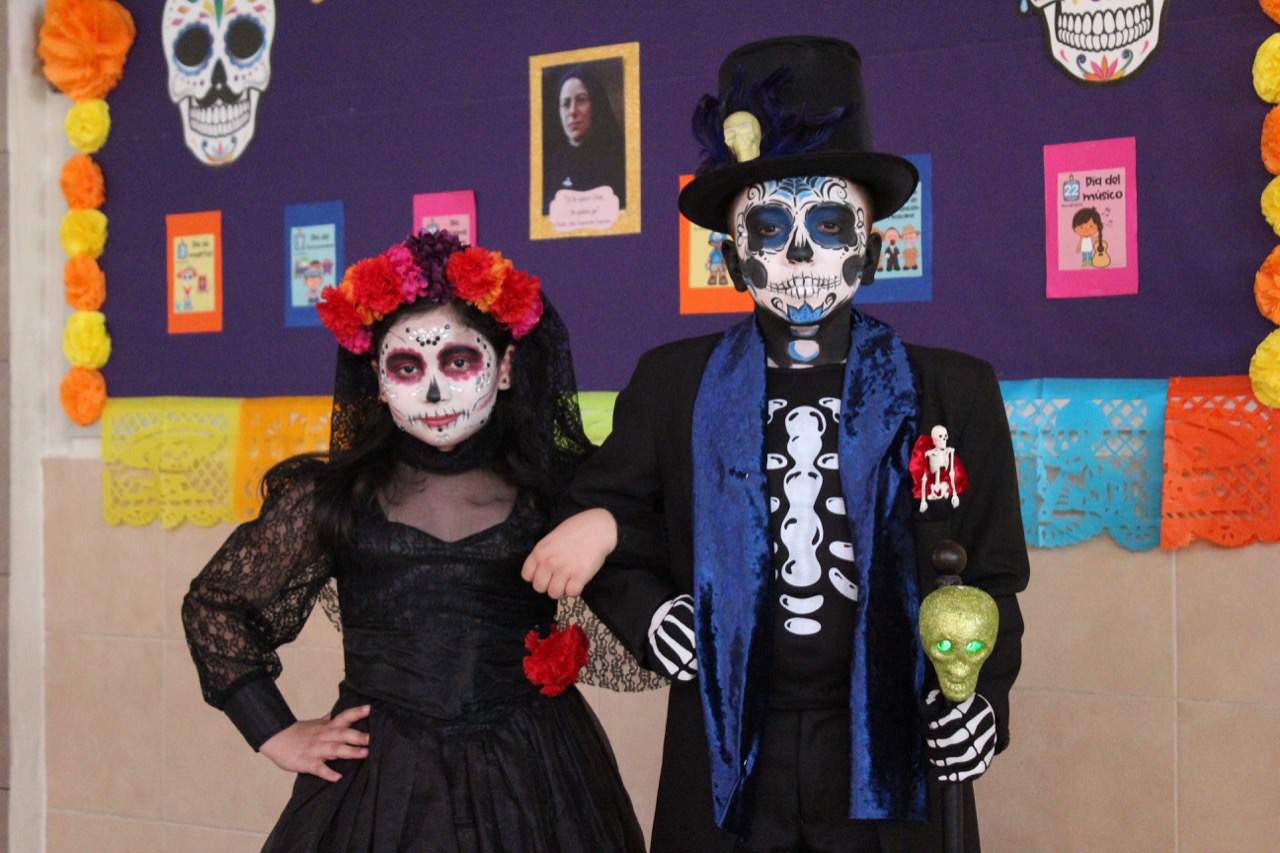 Festeja Colegio Lux el Día de Muertos