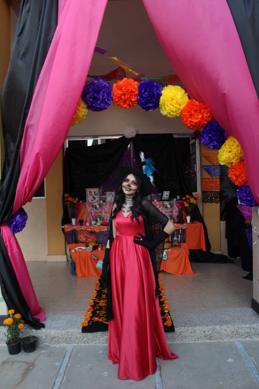 Festeja Colegio Lux el Día de Muertos