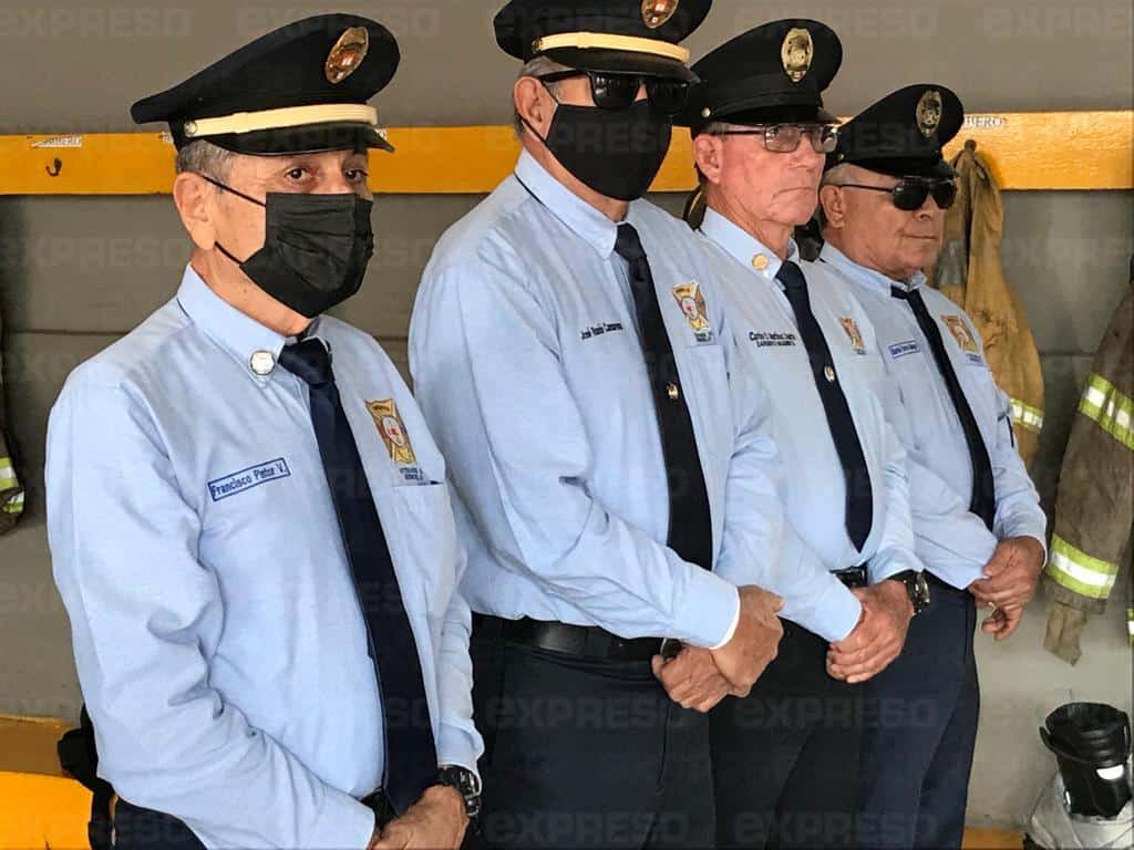 Con la sirena de Bomberos, despiden al apagafuego Raúl Sasturain López