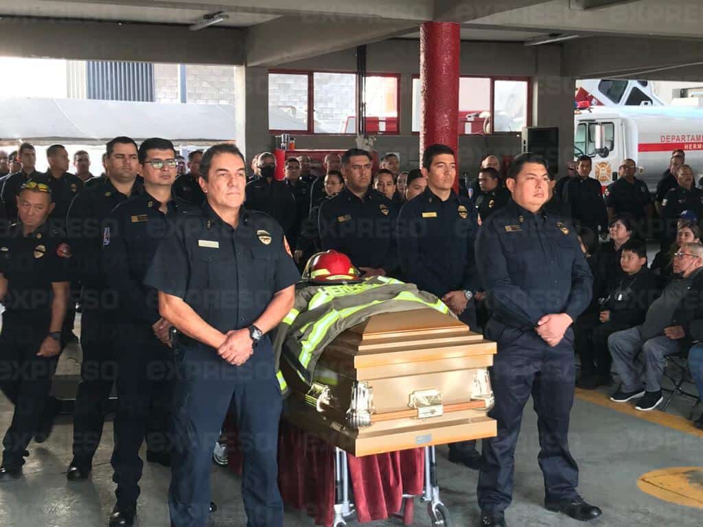 Con la sirena de Bomberos, despiden al apagafuego Raúl Sasturain López