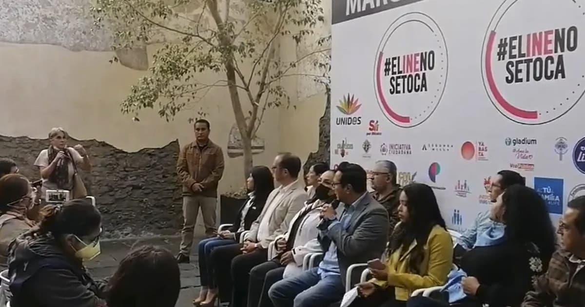 Condenan expresiones clasistas y racistas sobre marcha del INE en redes