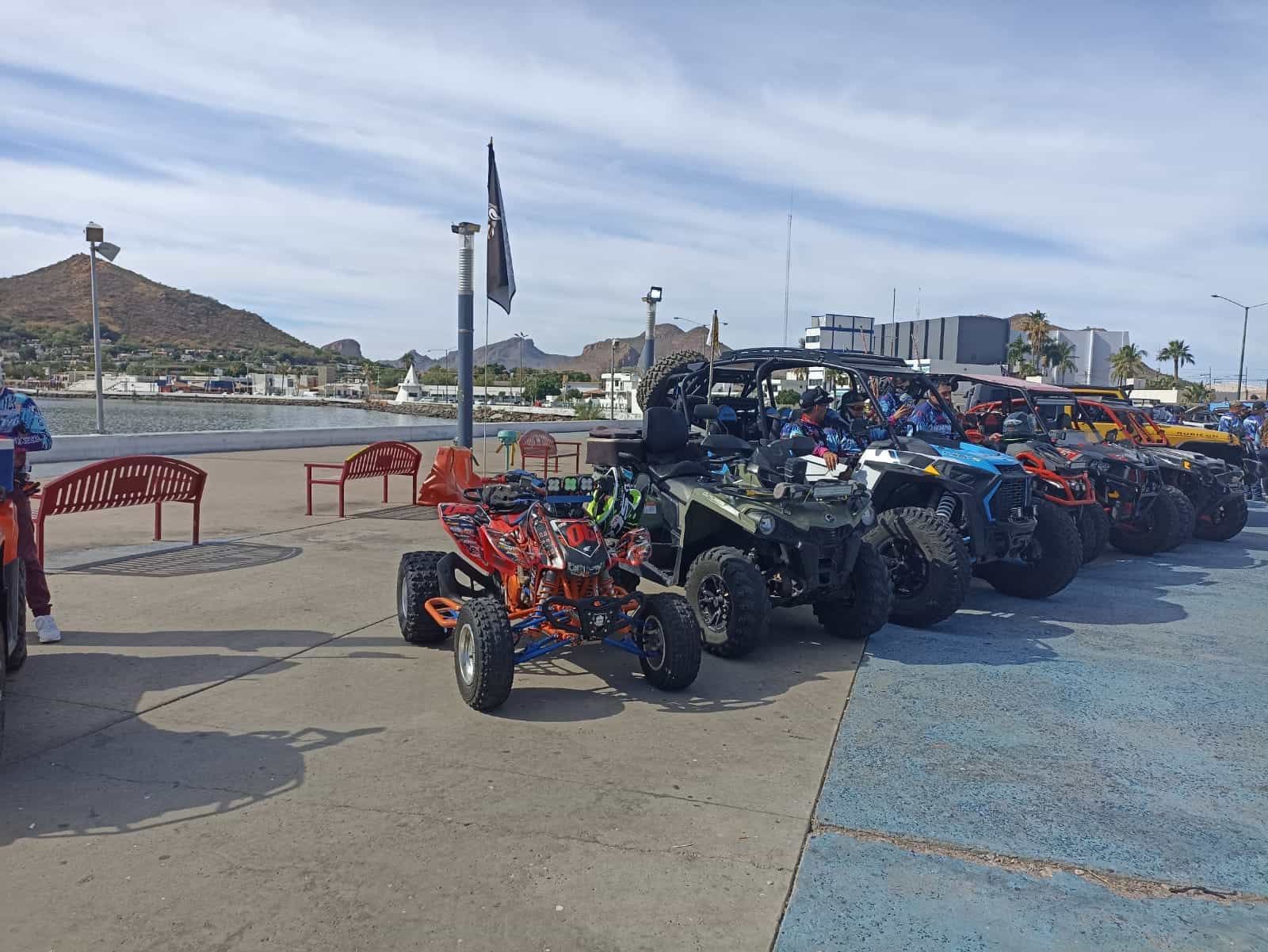 Carros todoterreno se reúnen para recorrer Guaymas y San Carlos