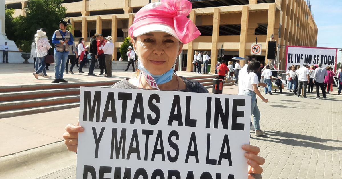 Defender al INE los motiva a salir por primera vez a marchar