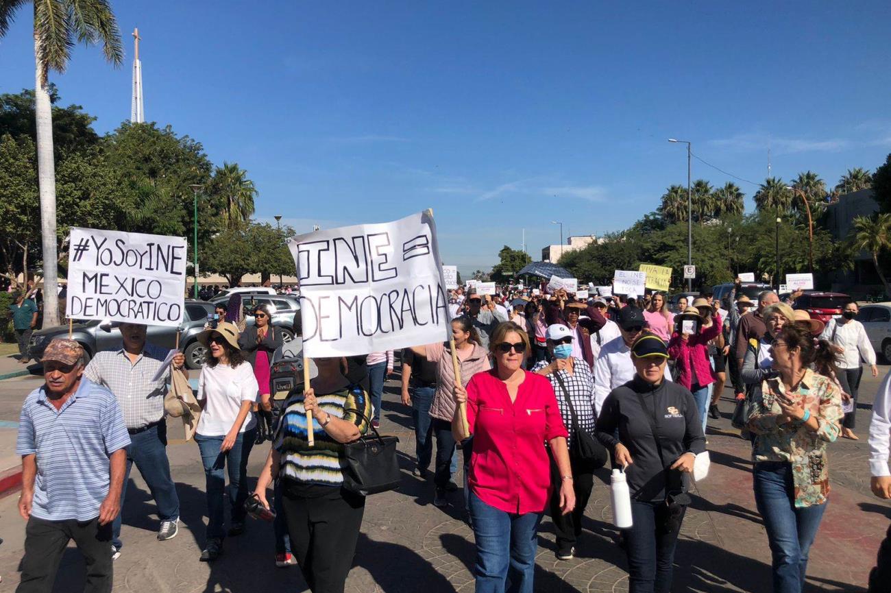 Cajeme se suma a la marcha en defensa del INE