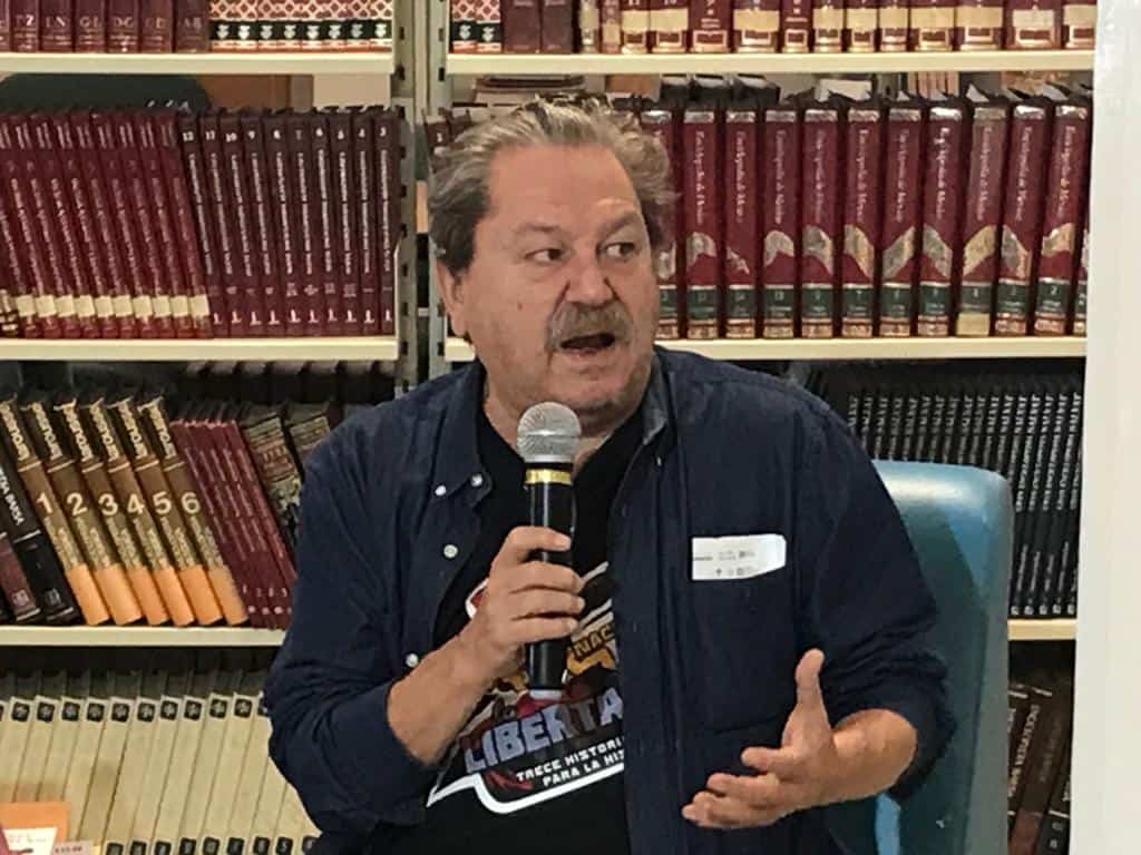 Paco Ignacio Taibo da conferencia de prensa en la Feria del Libro 2022