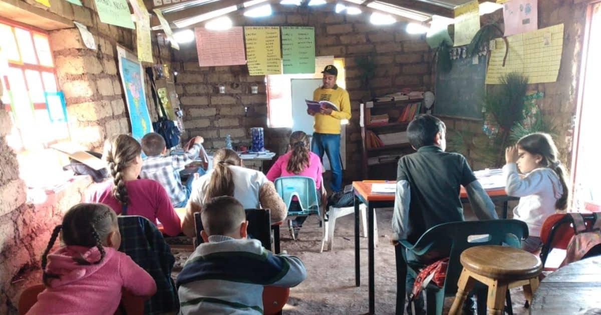 Cajemense imparte clases a menores necesitados; busca apoyo de la comunidad