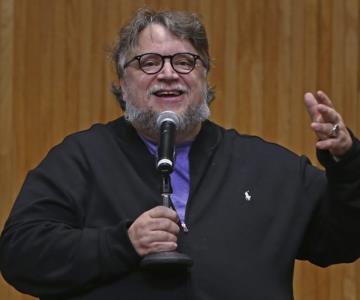 Guillermo del Toro en busca de cines independientes en Oaxaca