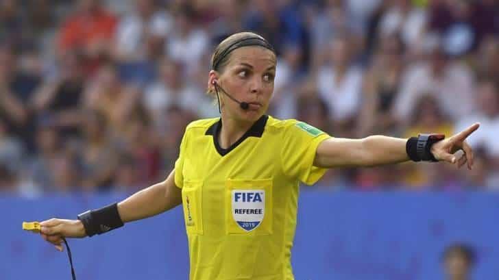 Stéphanie Frappart será el árbitro central en el Costa Rica y Alemania