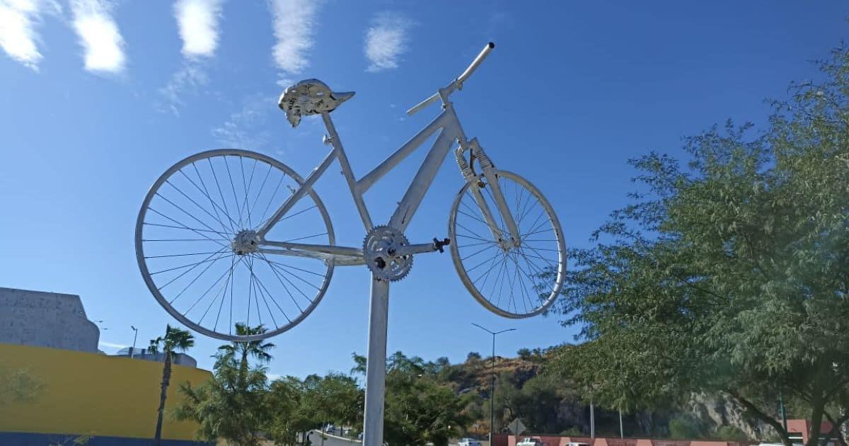 Instalan monumento a los ciclistas fallecidos en accidentes viales