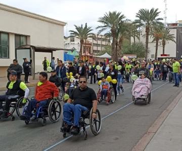 Marchan en apoyo a personas con discapacidad en Sonora