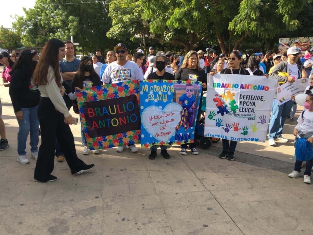 Marchan por las personas con discapacidad en Hermosillo