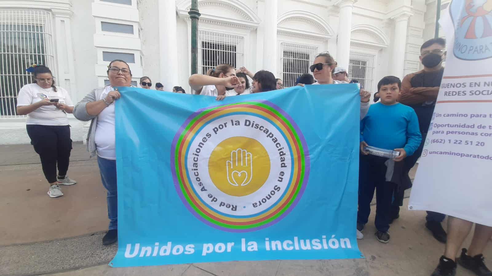Marchan por las personas con discapacidad en Hermosillo