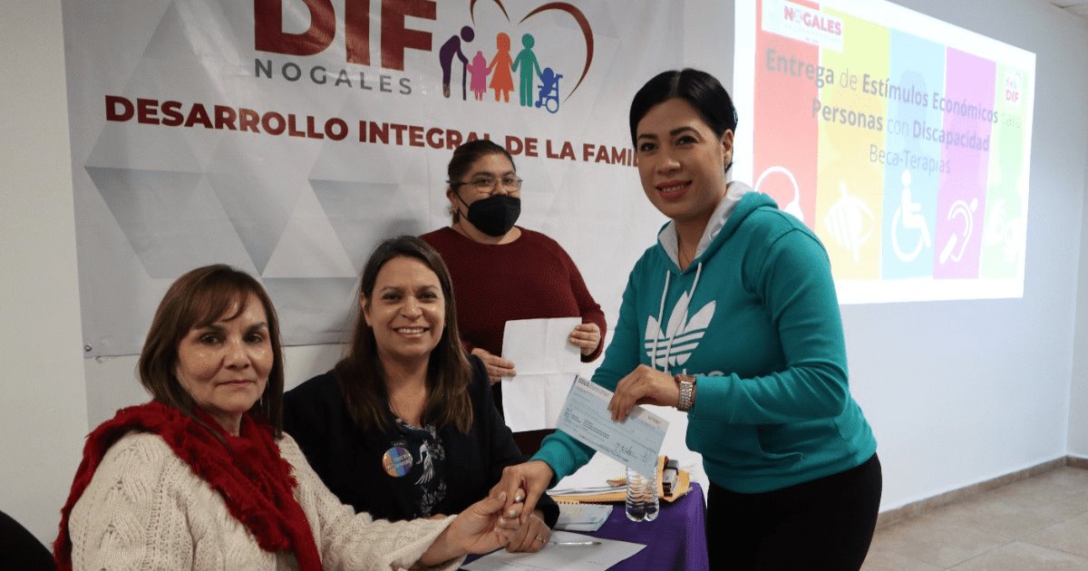 DIF Nogales y Gobierno de Sonora entregan 86 becas para terapias