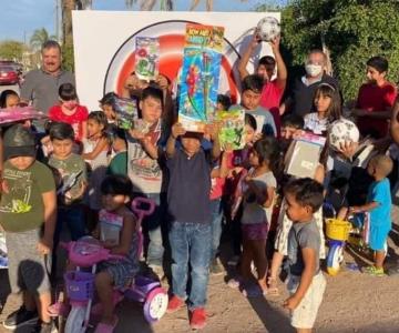 Donación de juguetes y dulces para niños de escasos recursos en Navojoa