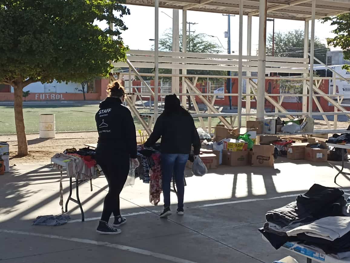 Donan ropa a los más vulnerables en Los Olivos con el Street Store