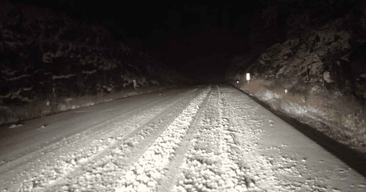 Cierran carreteras de Sonora por congelamiento sobre el asfalto
