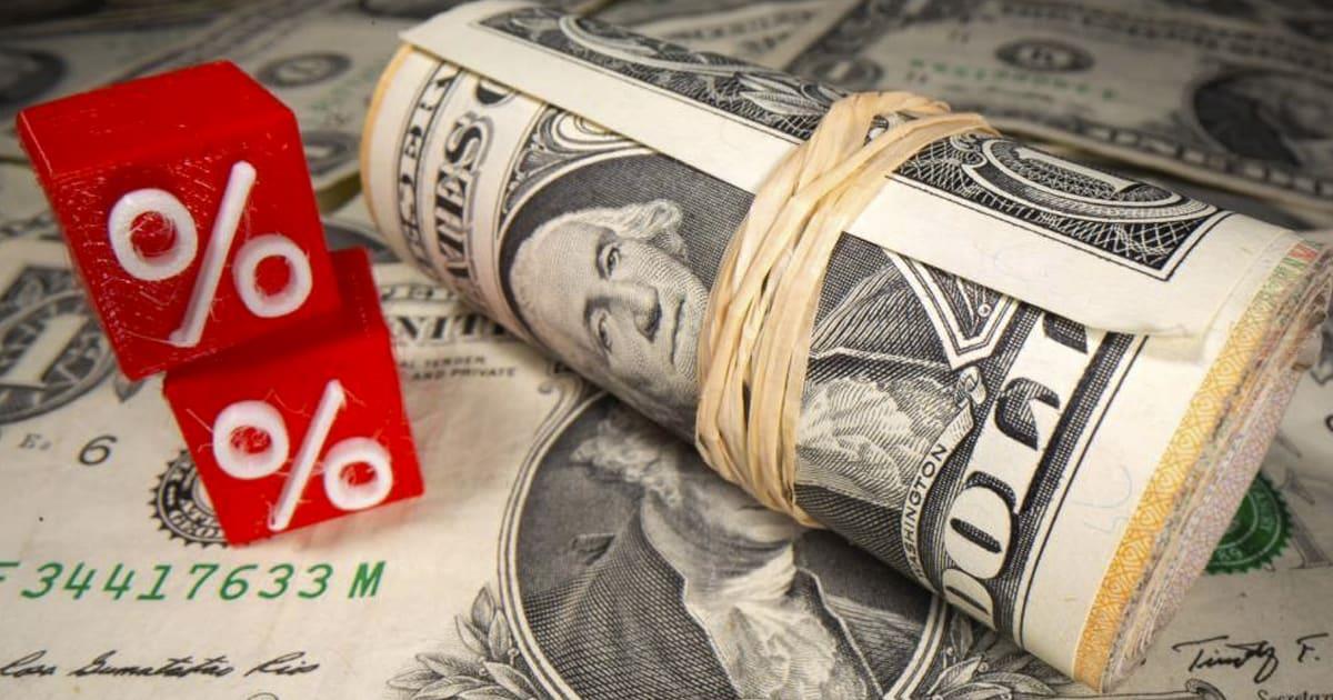 Alza en tasa de Banxico frena depreciación de peso frente al dólar