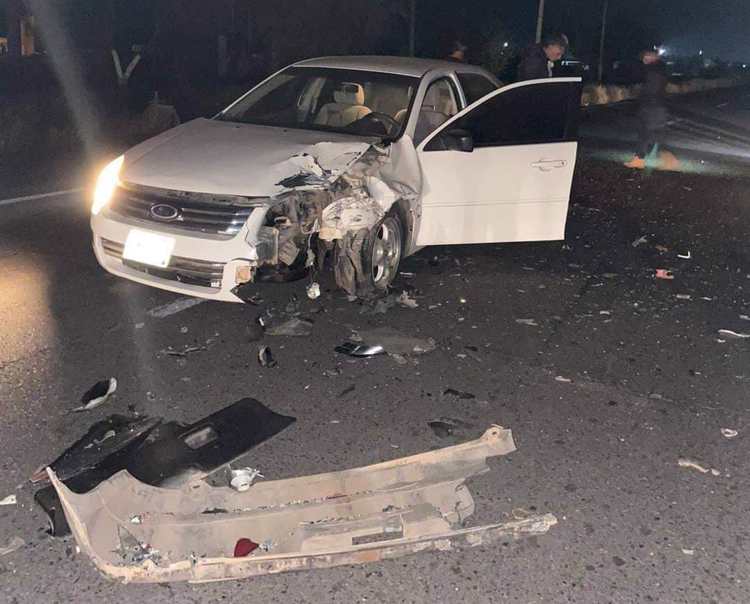 Aparatoso choque deja cuantiosos daños en la carretera Etchojoa-Huatabampo