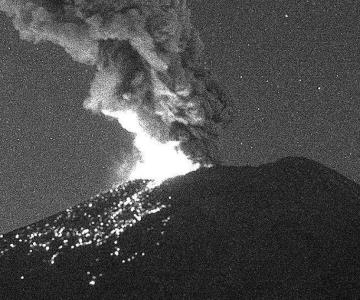 Popocatépetl registra erupción la noche de este sábado