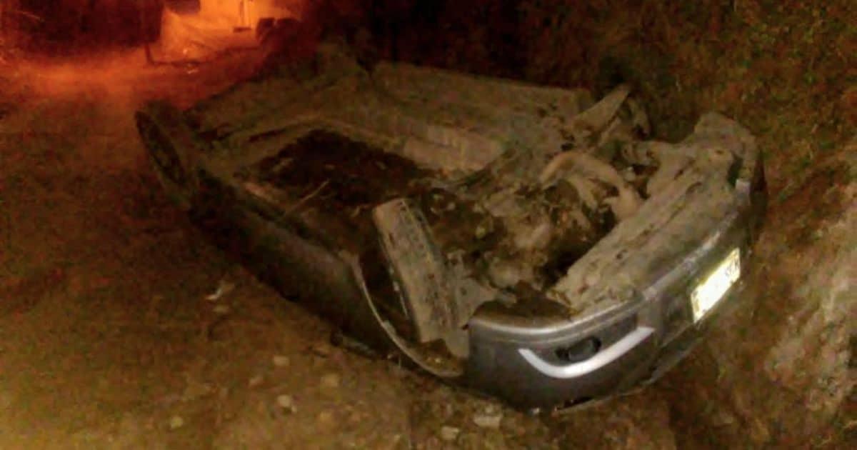 Hombre pierde la vida tras volcar su vehículo en Nogales