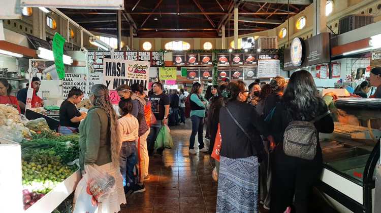 Mercado Municipal Número 1 vuelve a lucir lleno en fiestas decembrinas