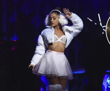 Ariana Grande alegra Navidad a víctimas de Manchester