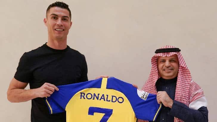 Cristiano Ronaldo firma contrato con Al-Nassr árabe