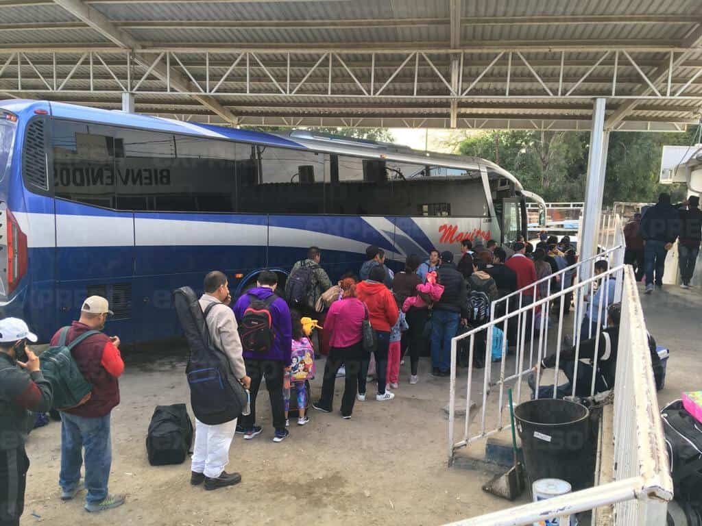 ¡Buen viaje! Centrales de autobuses lucen repletas a horas para Año Nuevo