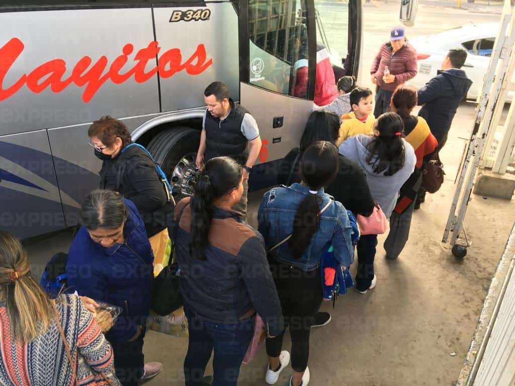 ¡Buen viaje! Centrales de autobuses lucen repletas a horas para Año Nuevo