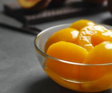 Las marcas de frutas en almíbar con más azúcar, según Profeco