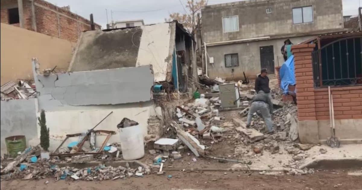 Explota vivienda al oriente de Nogales; menor queda lesionado