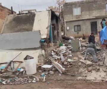 Explota vivienda al oriente de Nogales; menor queda lesionado